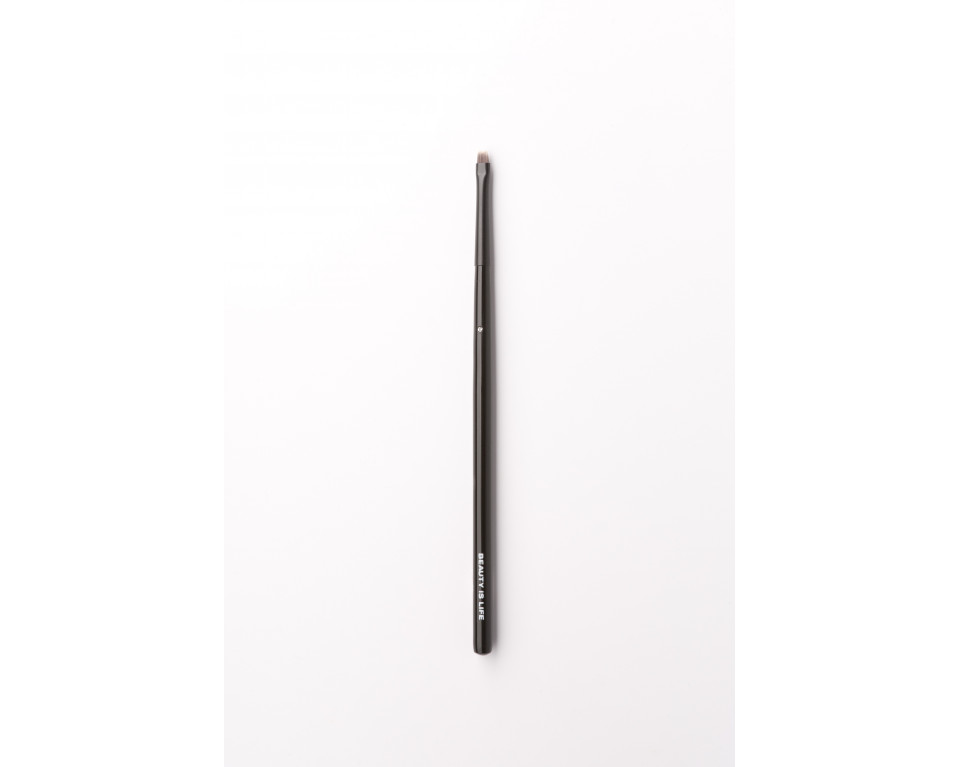 1361 BRUSH EYESHADING MICROFIBER 4MM BEAUTY IS LIFE